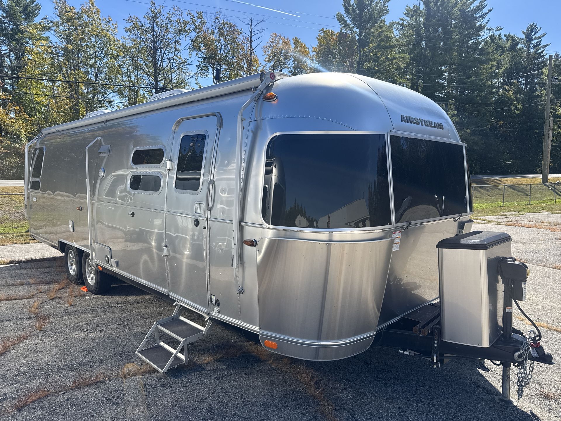 2021 Airstream 30RB Queen Base