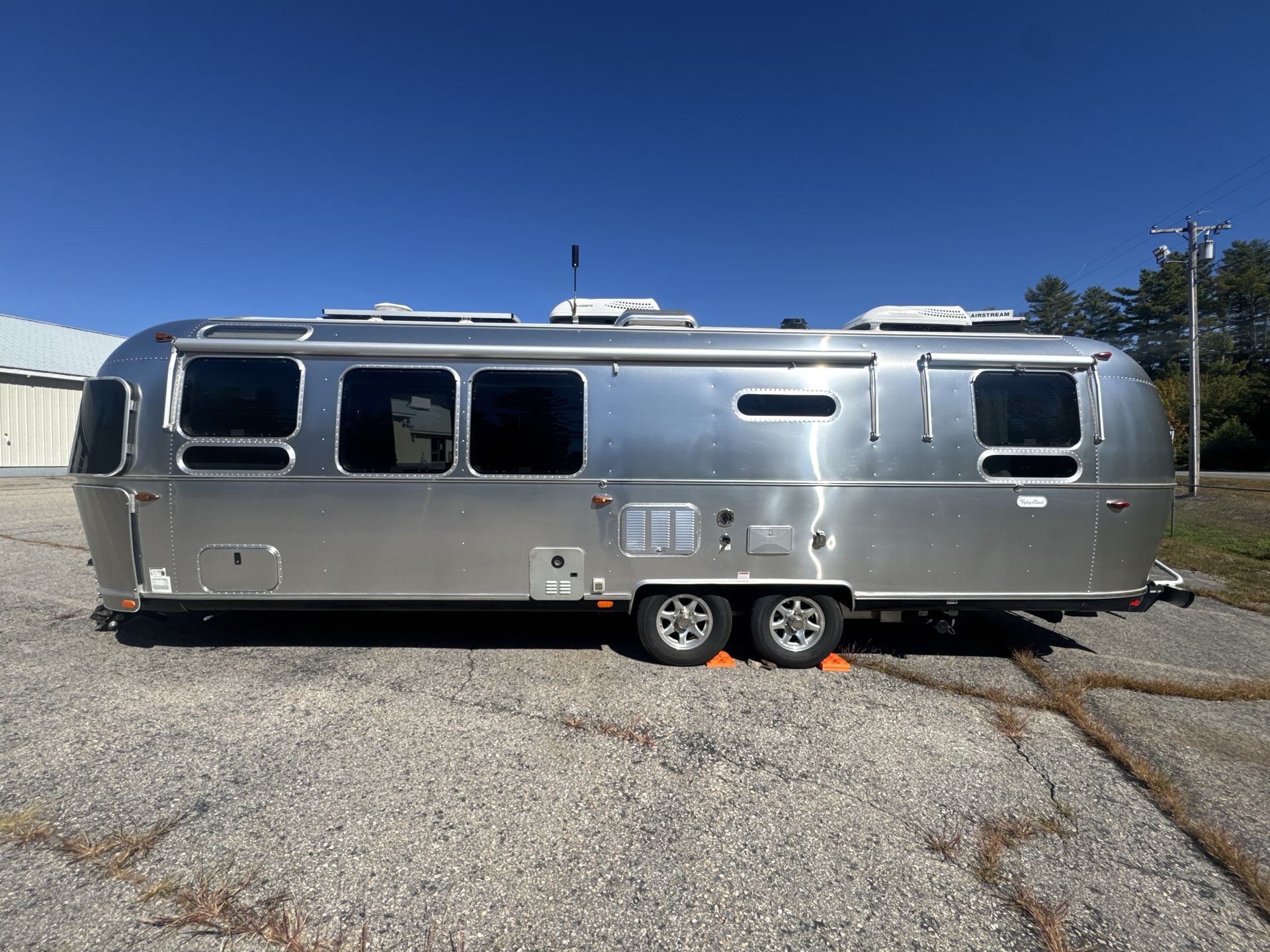 2021 Airstream 30RB Queen Base