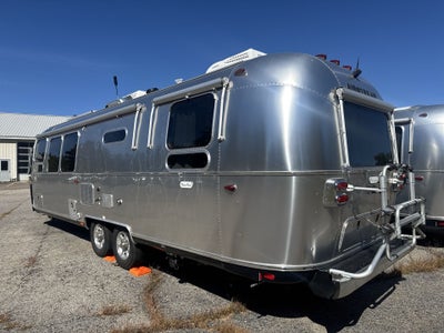 2021 Airstream 30RB Queen Base