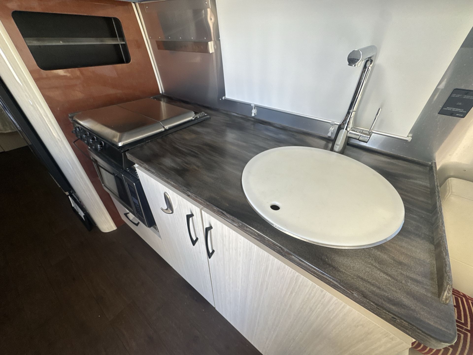 2017 Airstream 28RB (Rear Queen Bed) Base