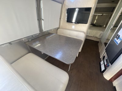 2017 Airstream 28RB (Rear Queen Bed) Base