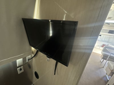 2017 Airstream 28RB (Rear Queen Bed) Base