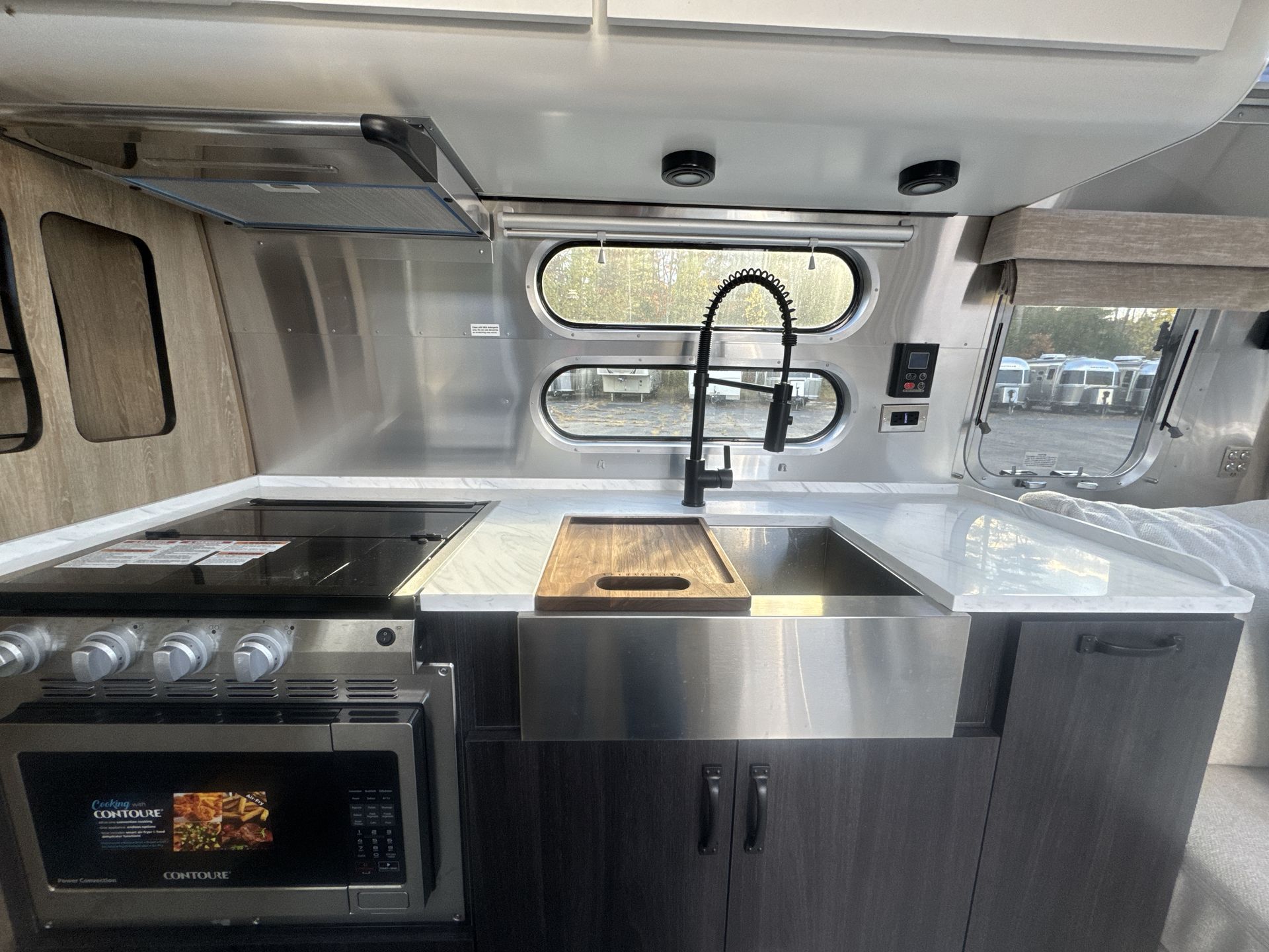 2022 Airstream 28RB Base