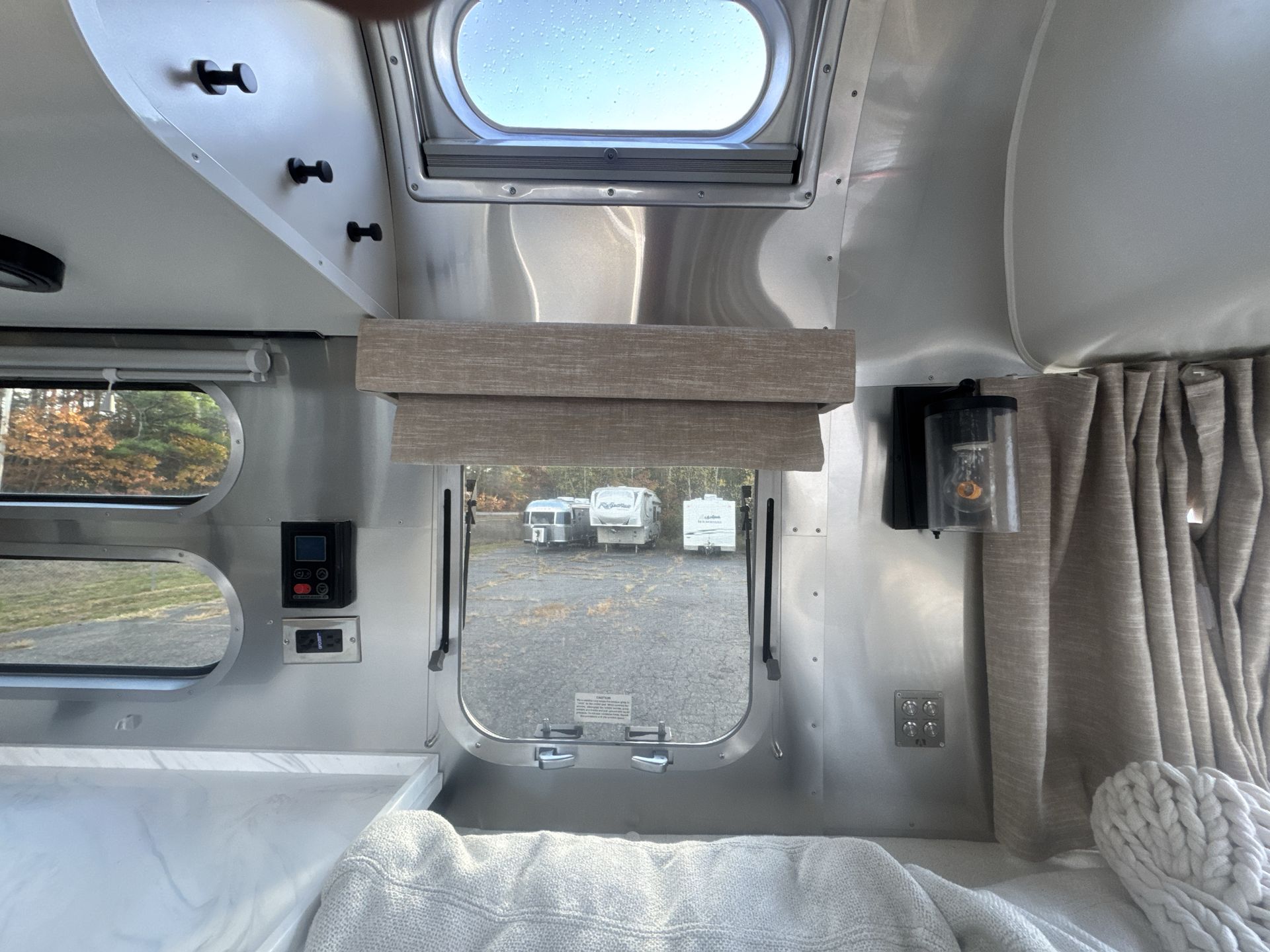 2022 Airstream 28RB Base