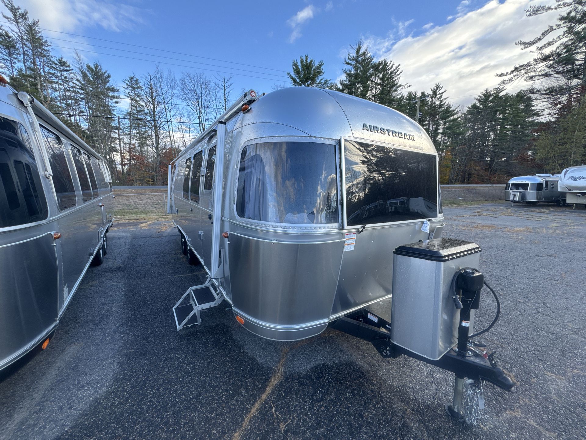 2022 Airstream 28RB Base