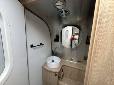 2022 Airstream 28RB Base