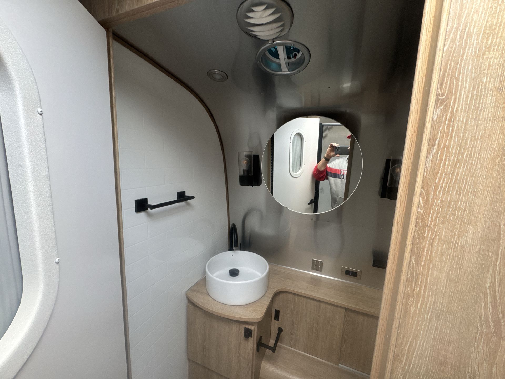 2022 Airstream 28RB Base