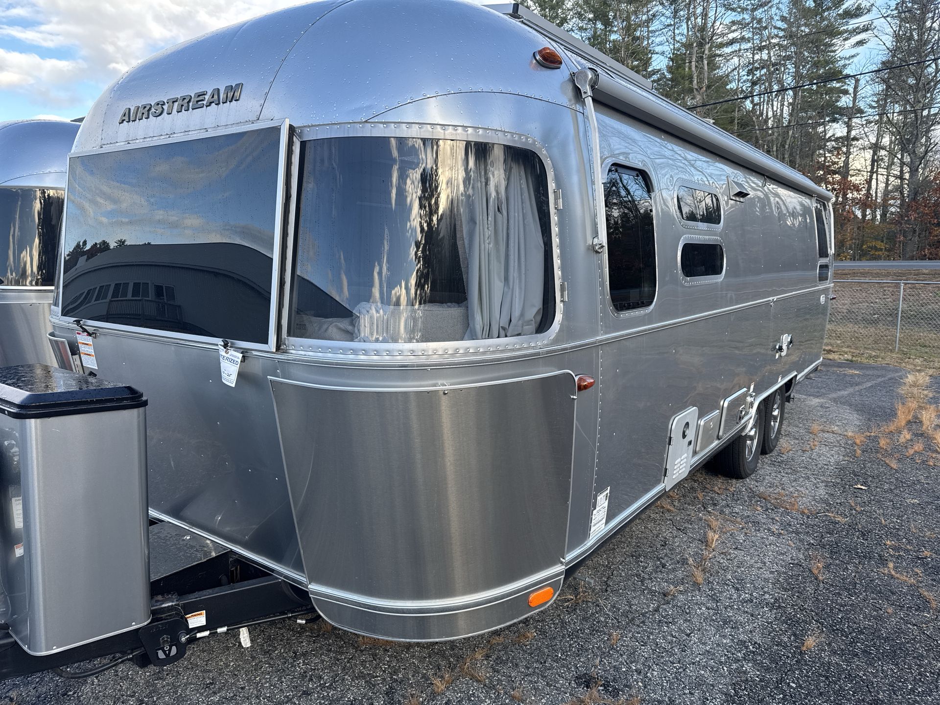 2022 Airstream 28RB Base