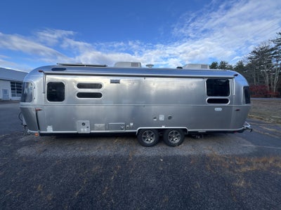 2022 Airstream 28RB Base