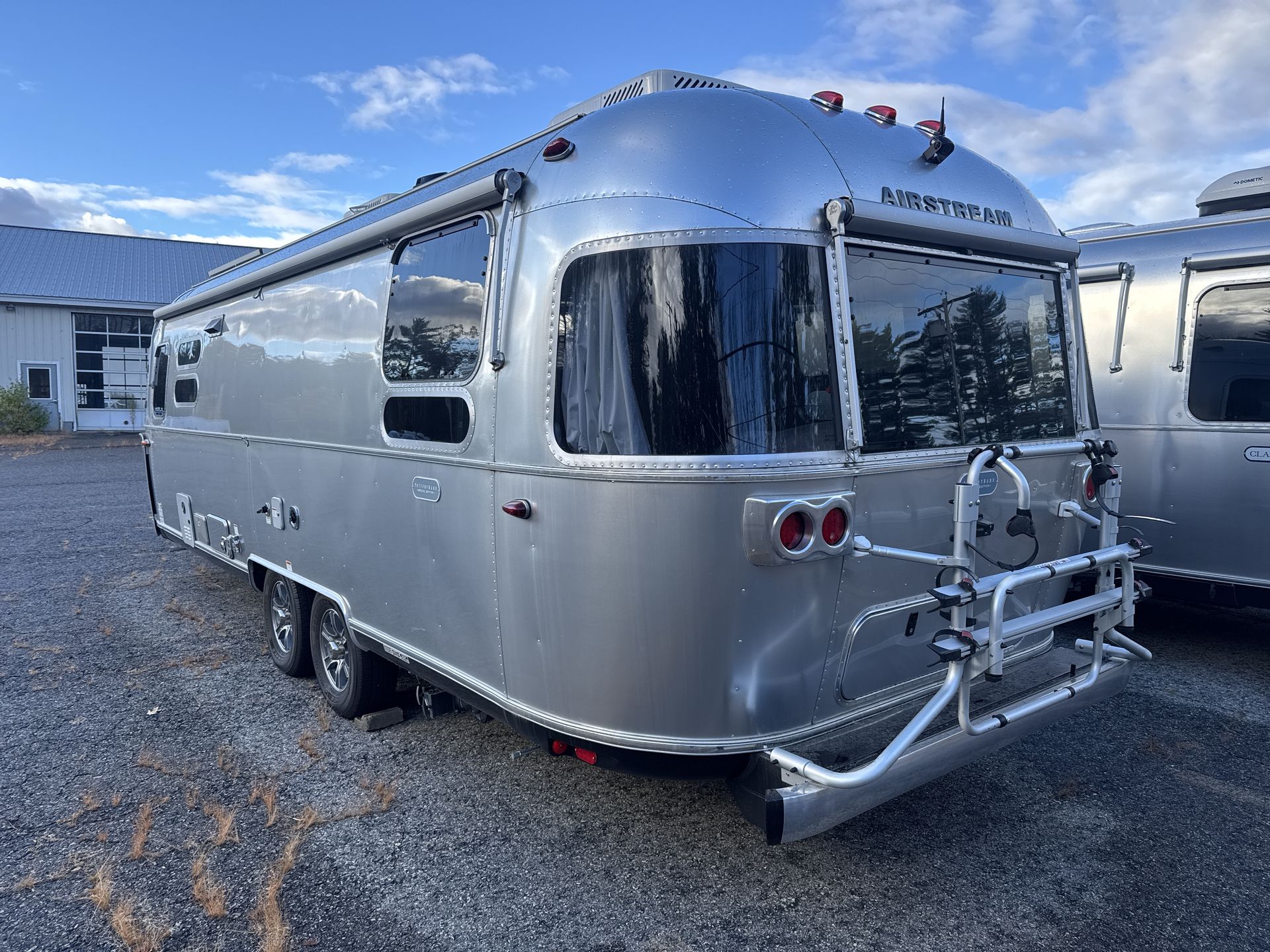 2022 Airstream 28RB Base