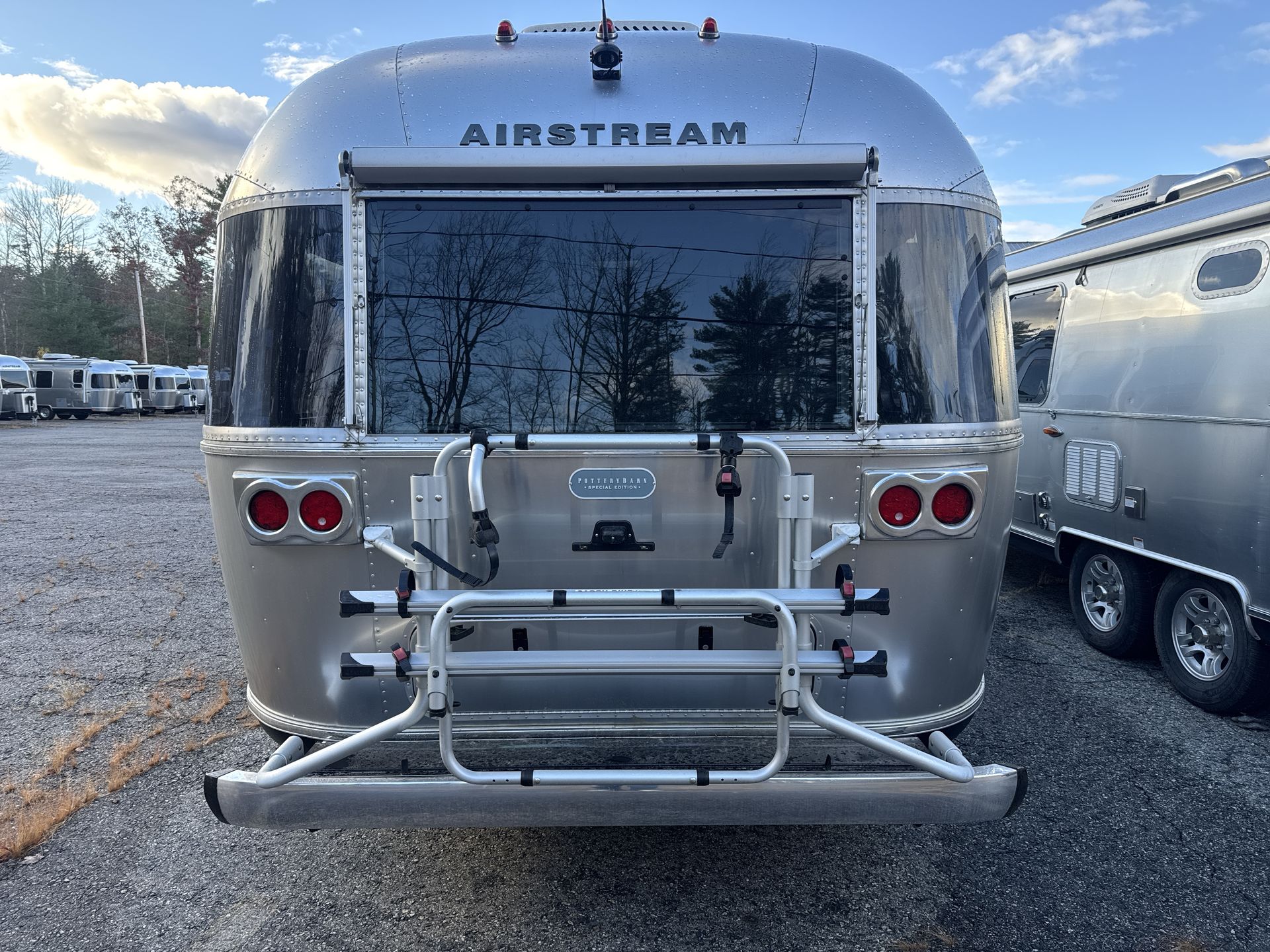 2022 Airstream 28RB Base