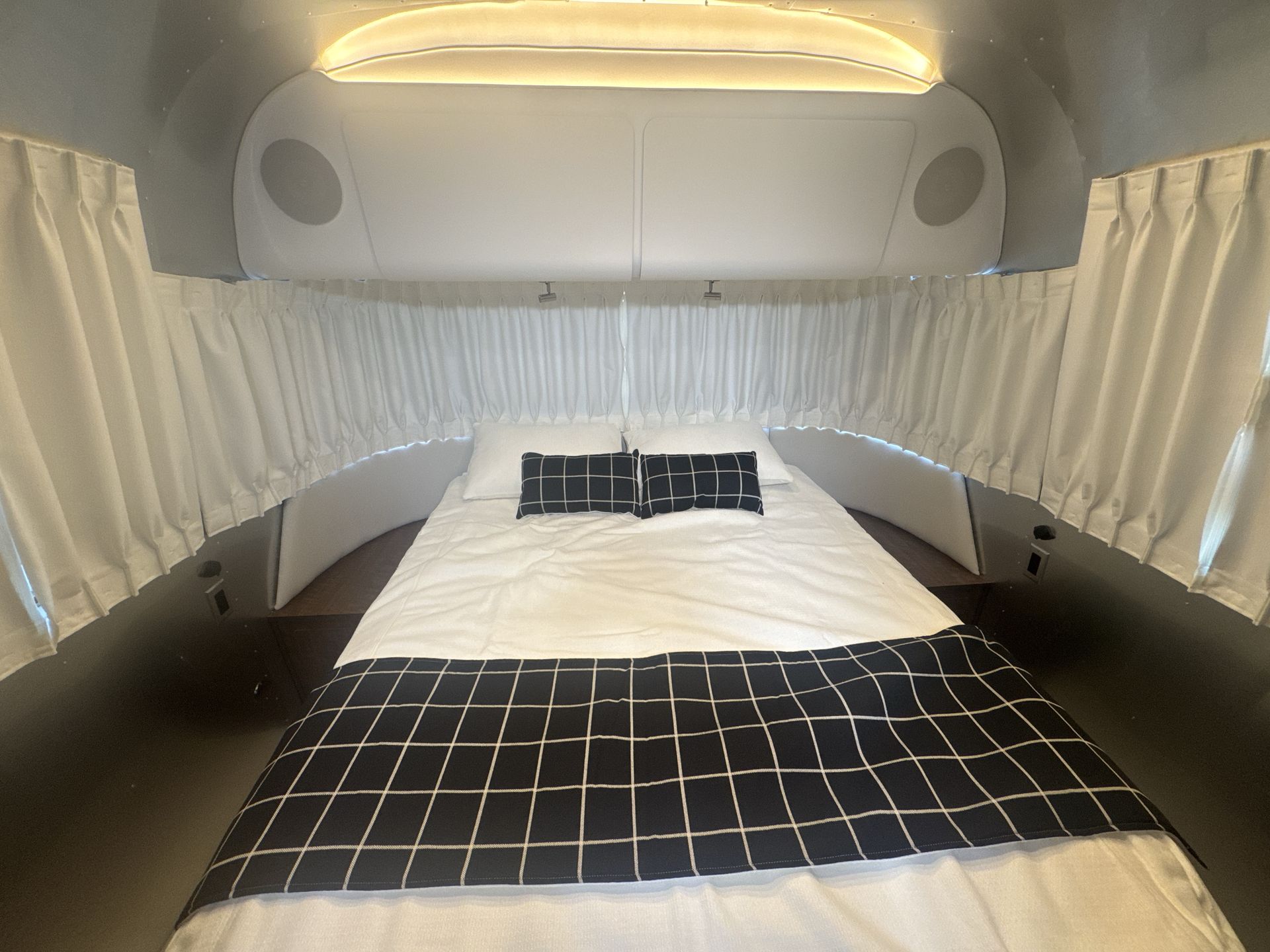 2025 Airstream 30RBQ Base