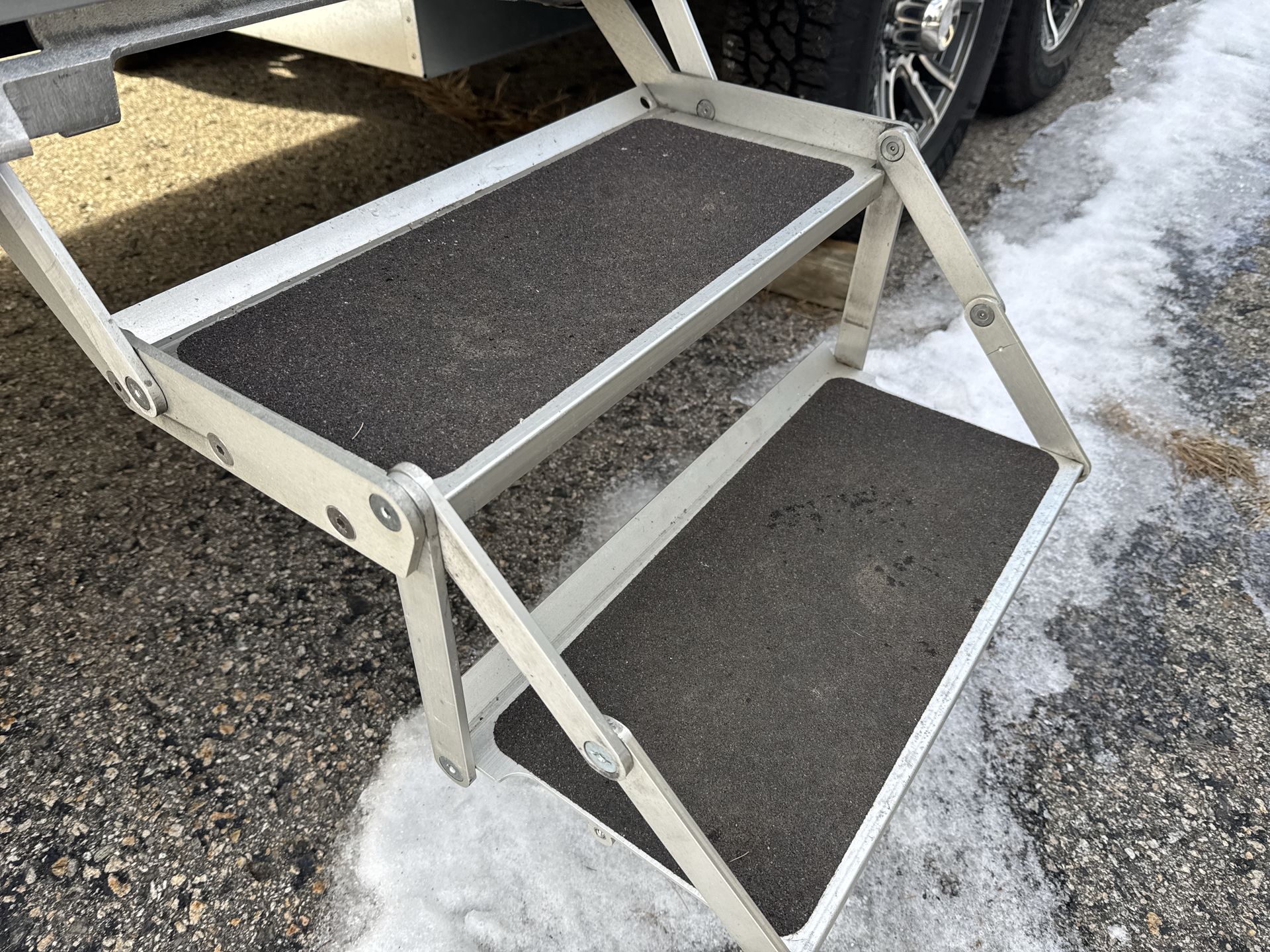 2024 Airstream 25FB Base