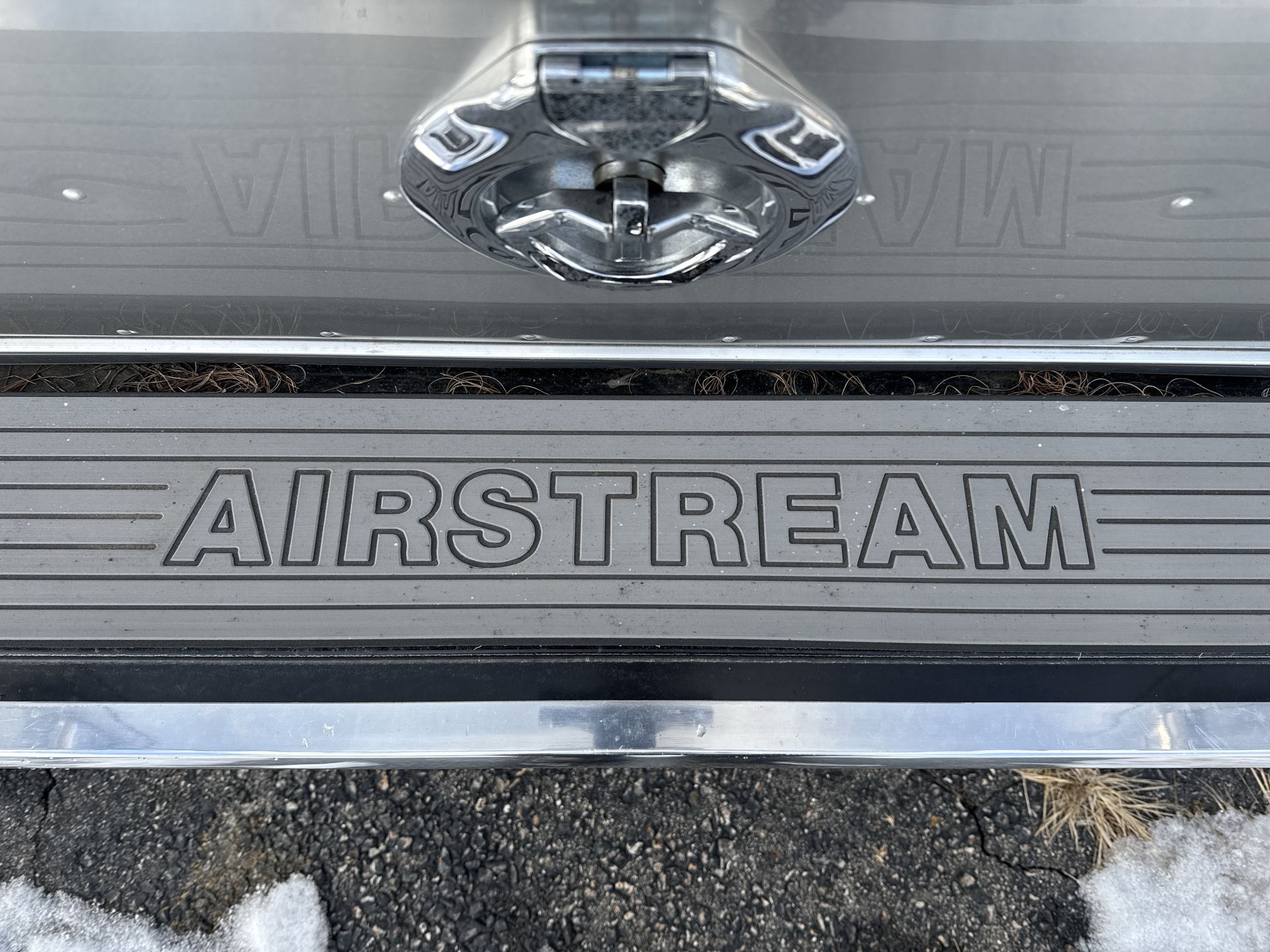 2024 Airstream 25FB Base