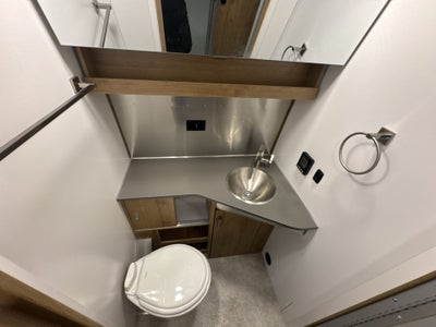 2024 Airstream 25FB Base