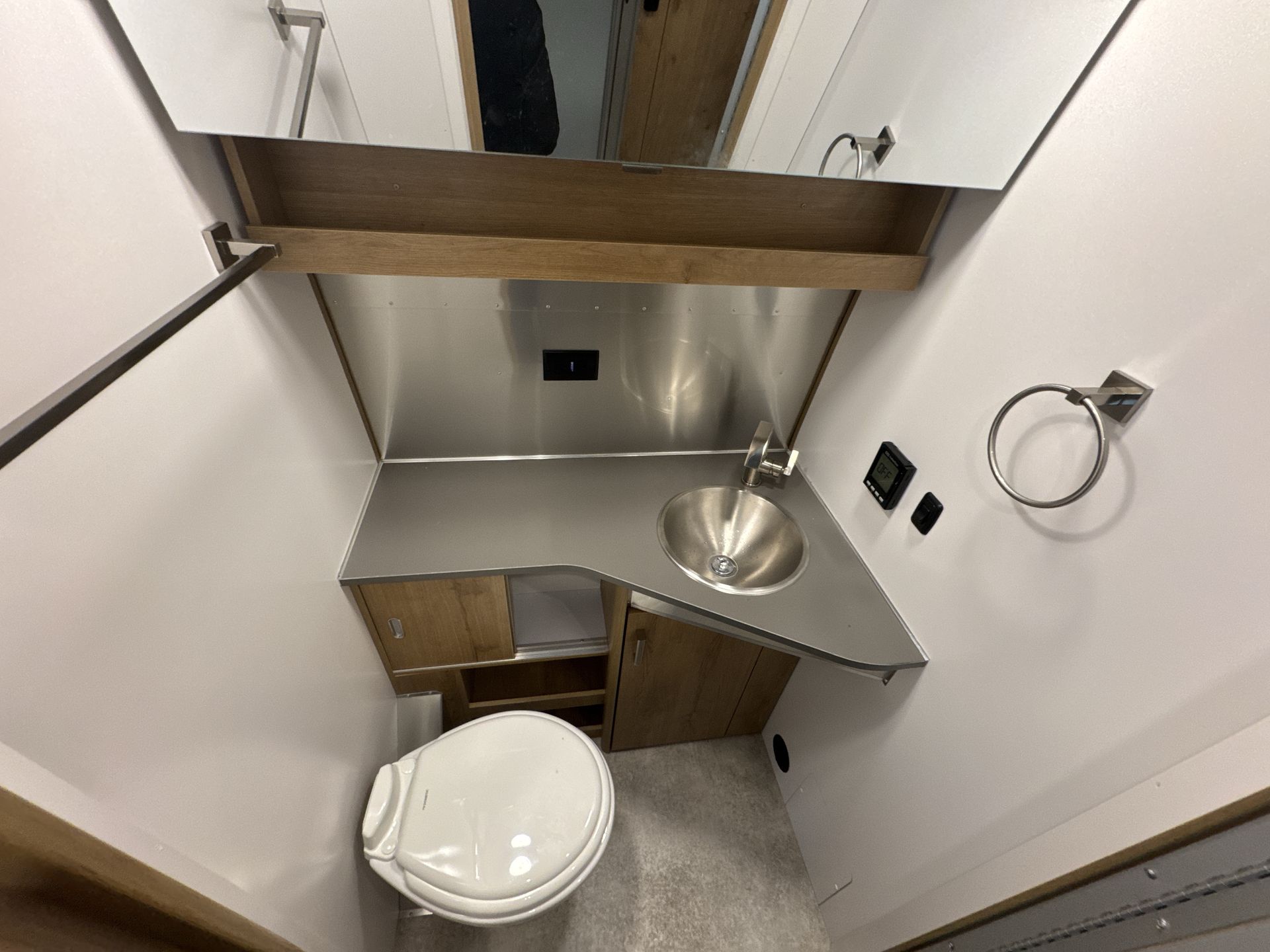 2024 Airstream 25FB Base