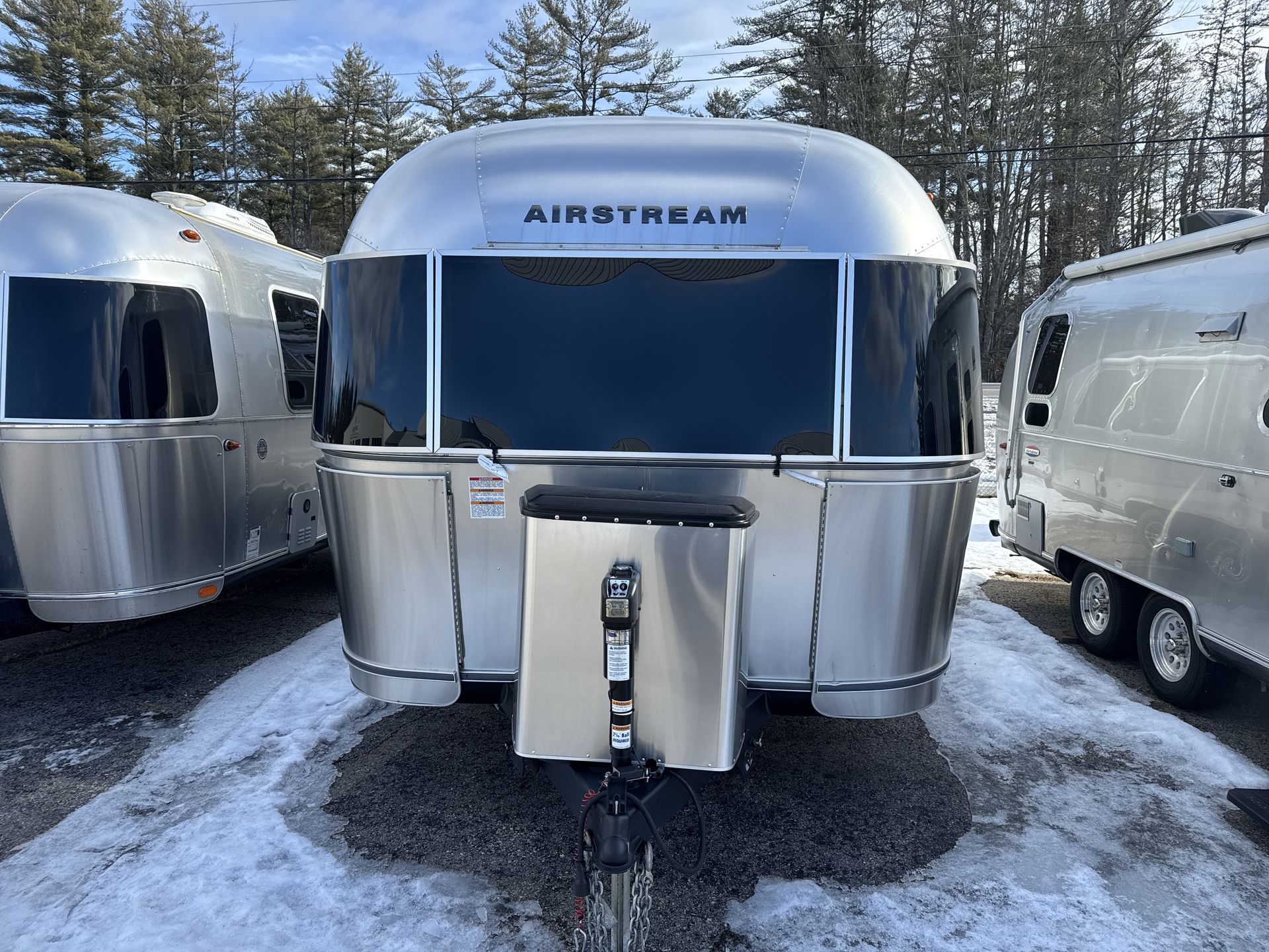 2024 Airstream 25FB Base