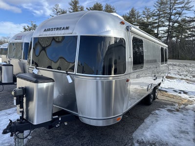 2024 Airstream 25FB Base