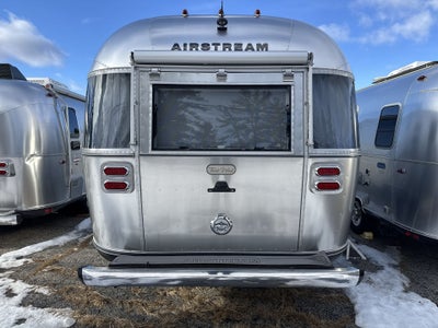2024 Airstream 25FB Base