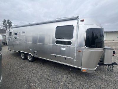 2025 Airstream 27FBT Base