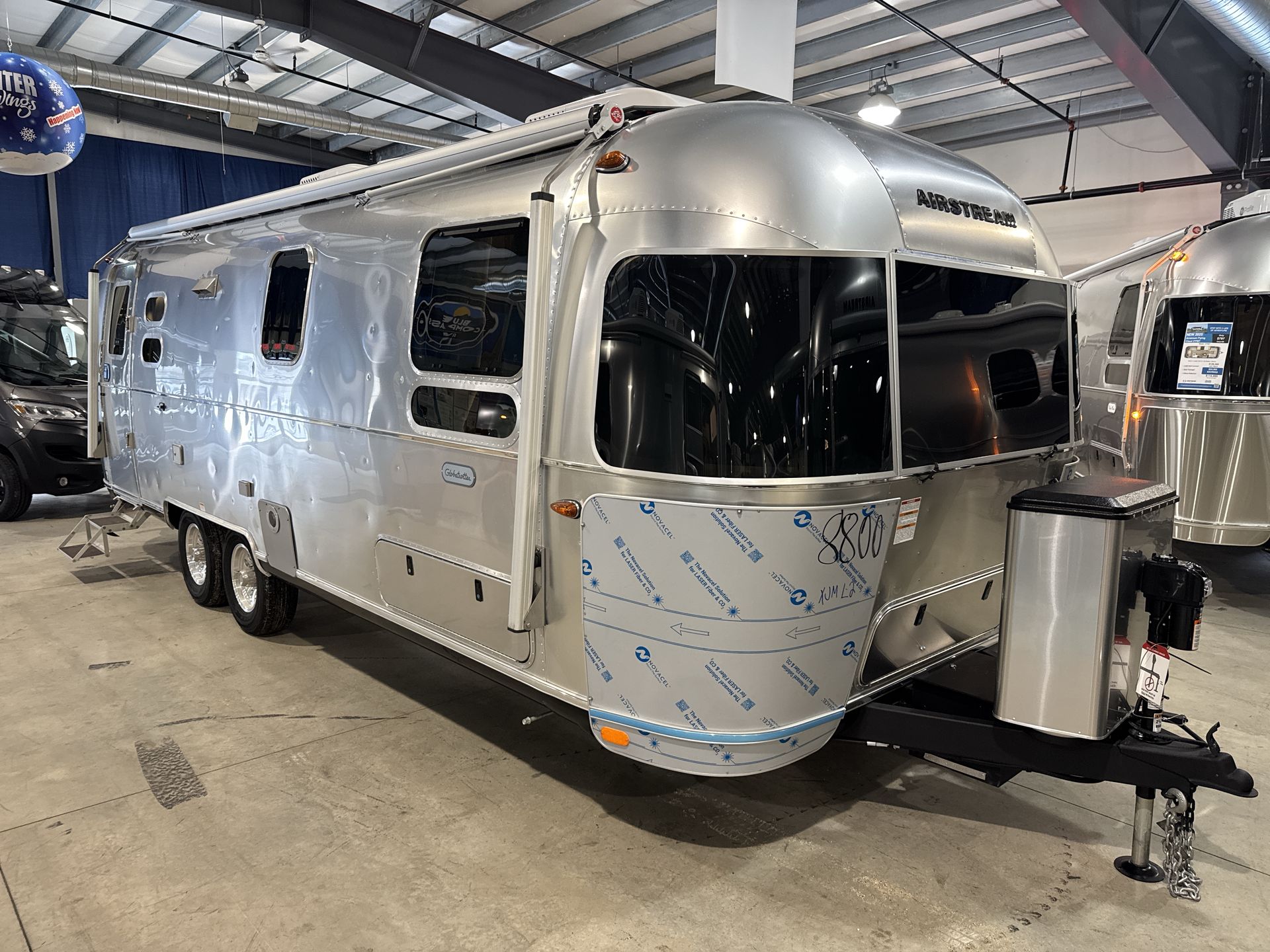 2026 Airstream 27FBT Base