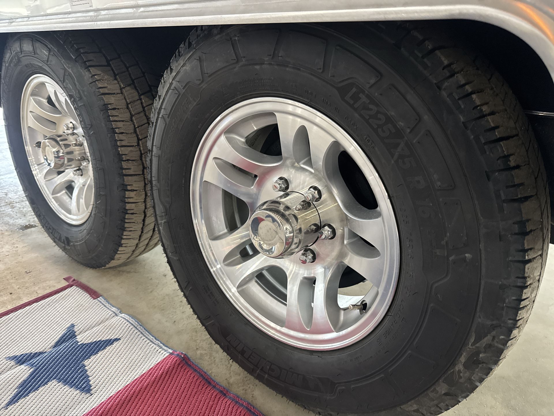 2026 Airstream 33FBT Base