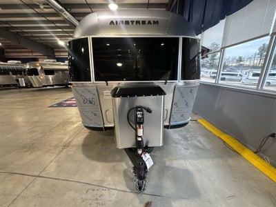 2026 Airstream 33FBT Base