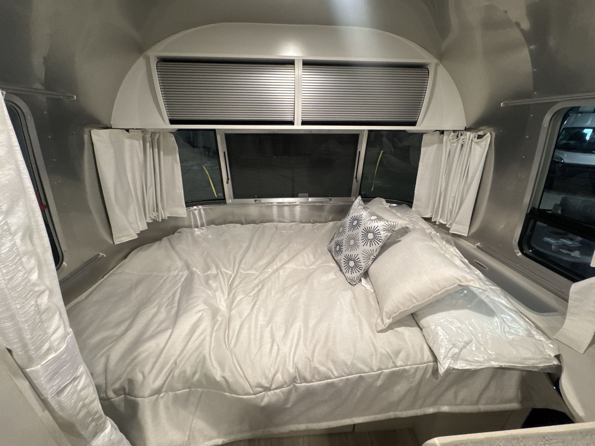 2026 Airstream 22FB Base