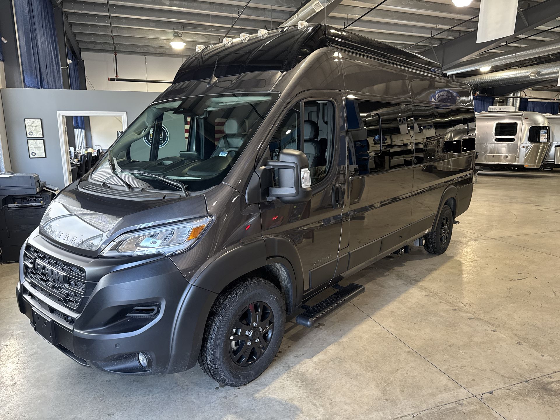 2026 Airstream Rangeline Base