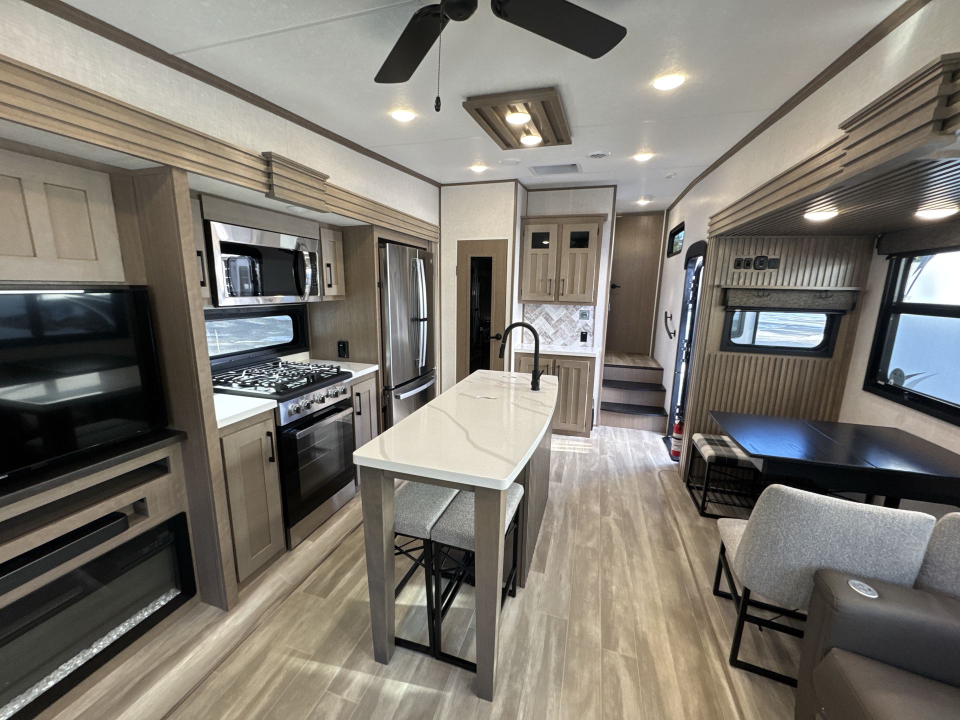 2024 KZ D301RLT Base