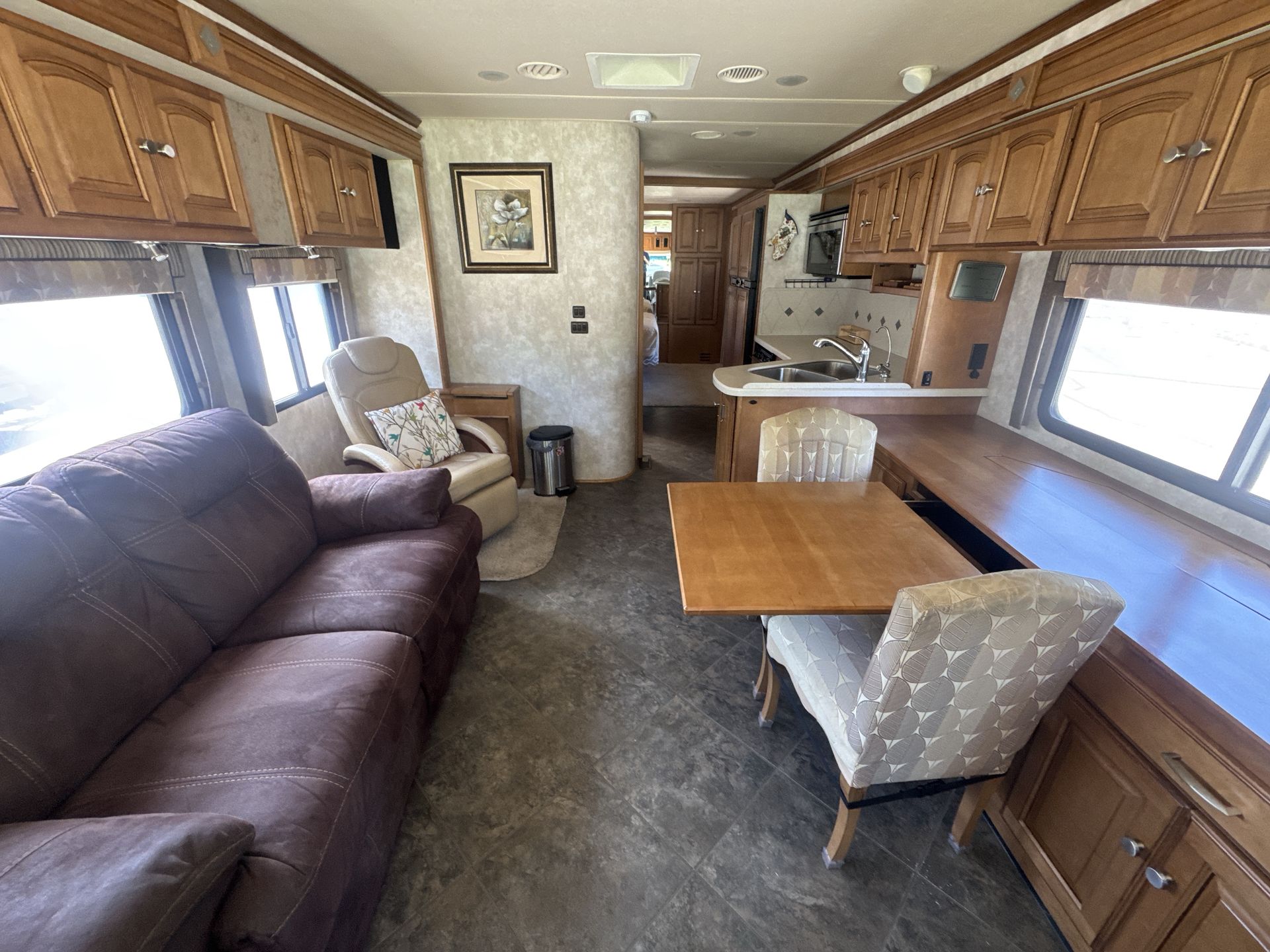2012 Winnebago 34Y Journey Base