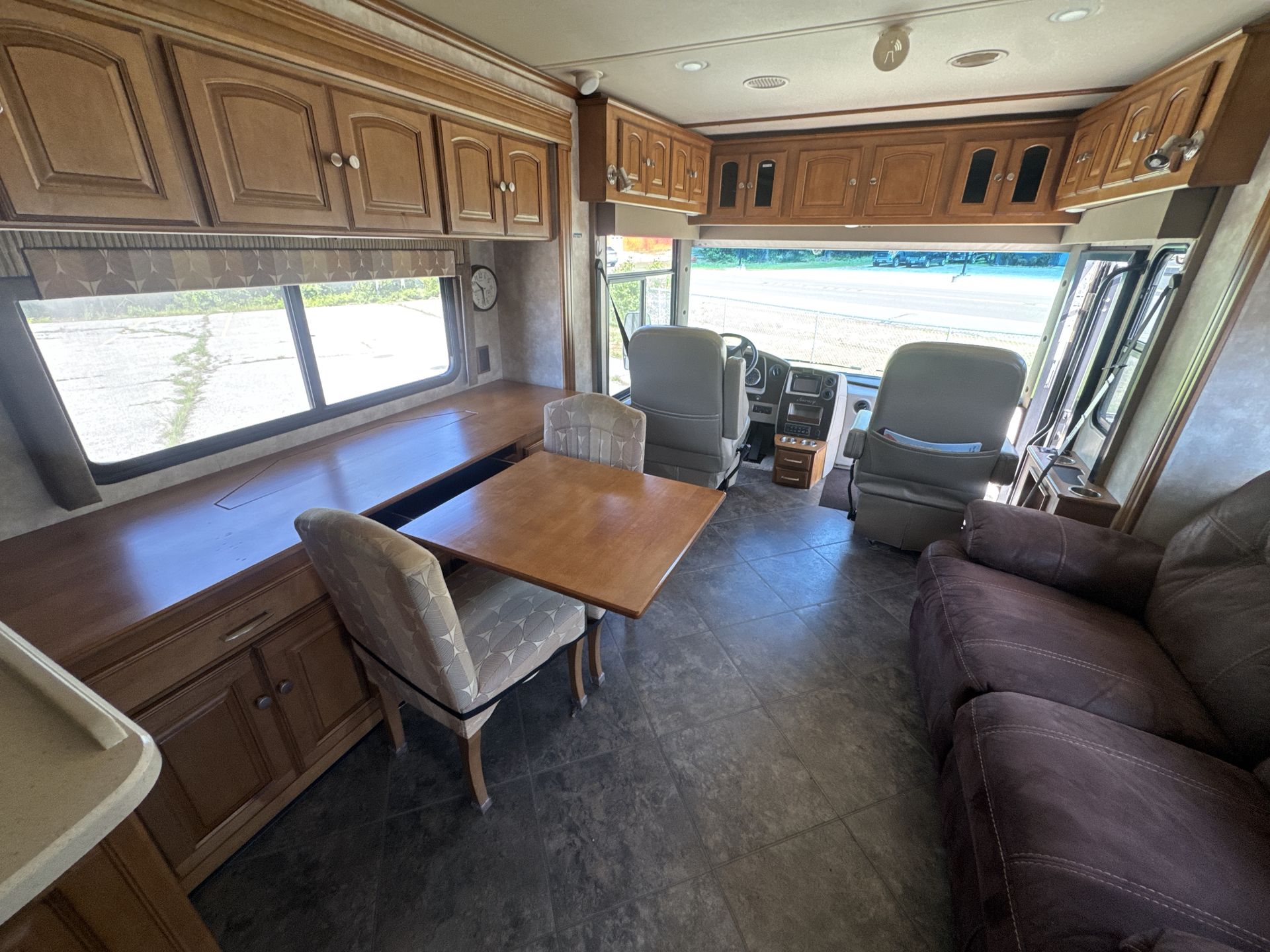 2012 Winnebago 34Y Journey Base