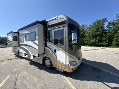 2012 Winnebago 34Y Journey Base