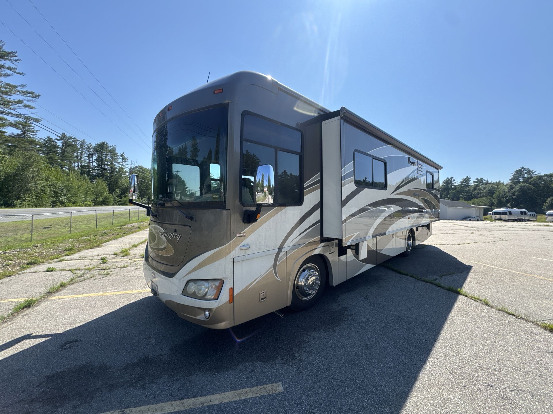 2012 Winnebago 34Y Journey Base