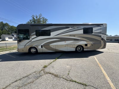 2012 Winnebago 34Y Journey Base