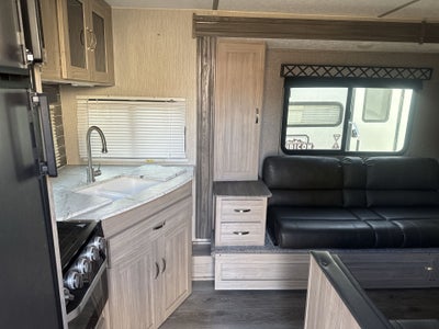 2021 Coachmen 246RKS Base