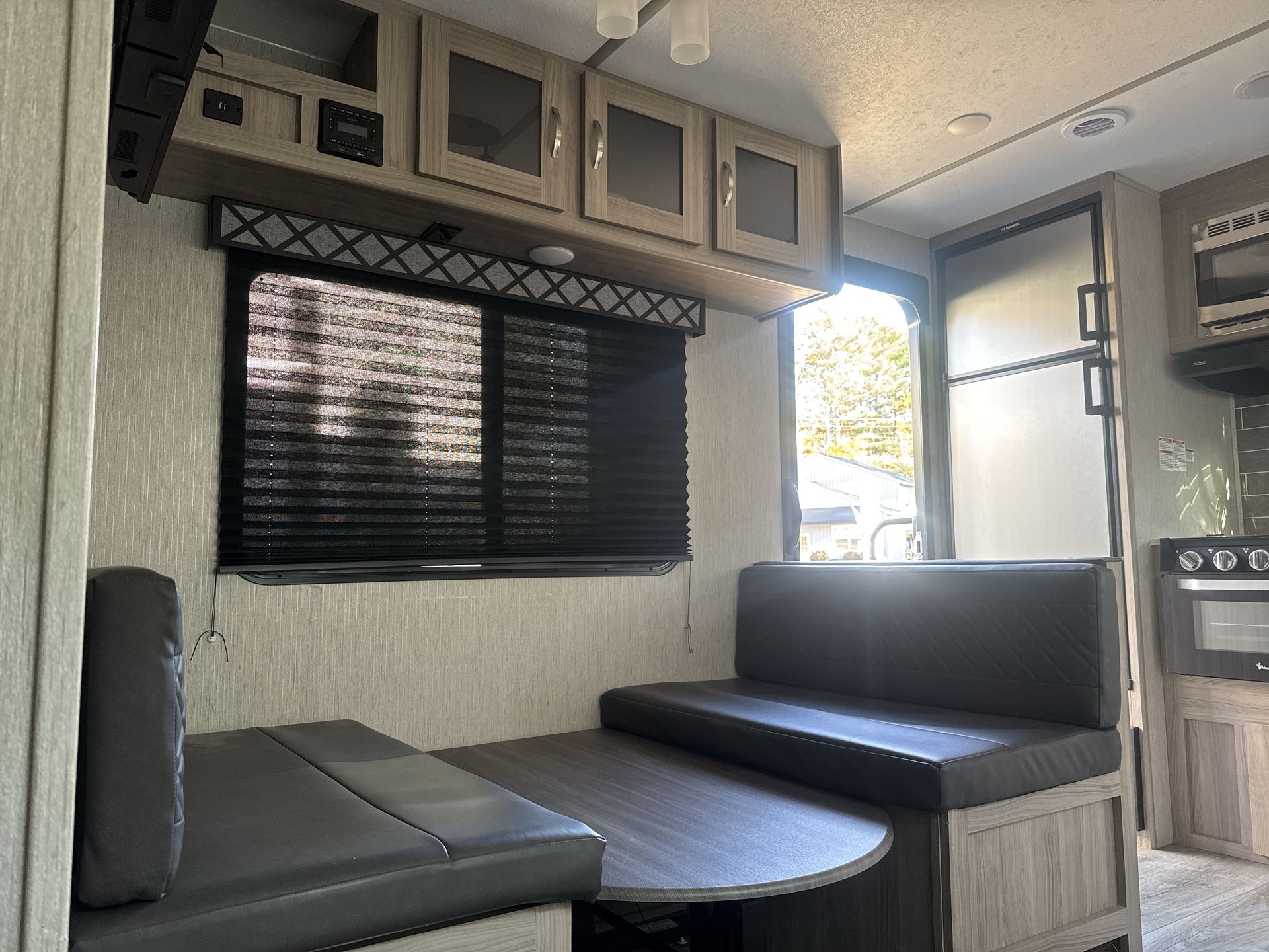 2021 Coachmen 246RKS Base