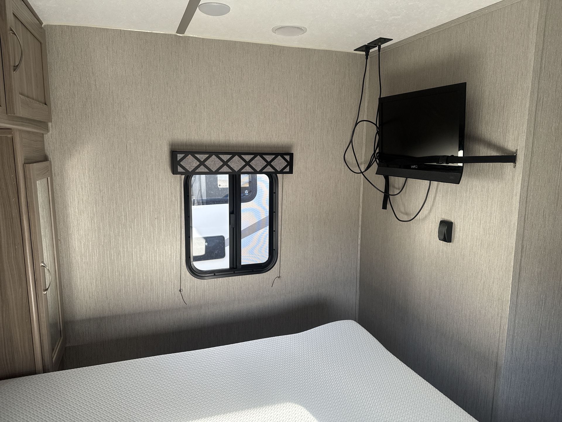 2021 Coachmen 246RKS Base