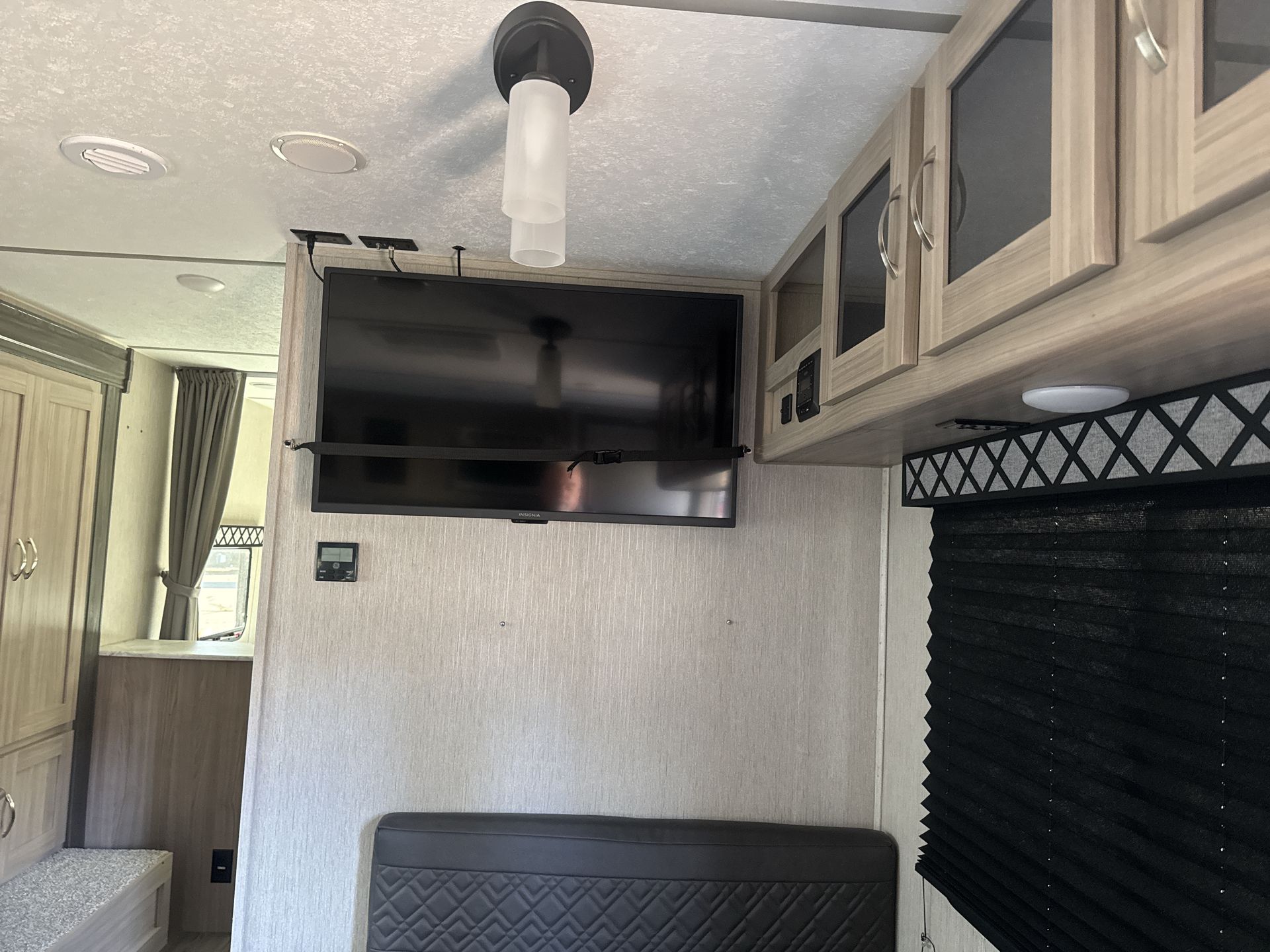 2021 Coachmen 246RKS Base