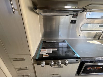 2025 Airstream 30FBBT Base