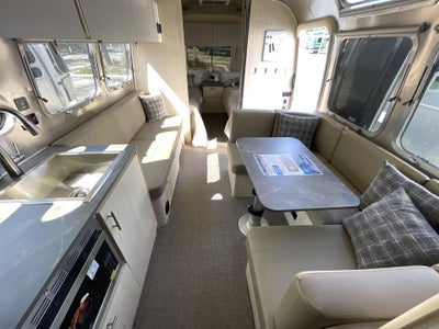 2025 Airstream 30FBBT Base