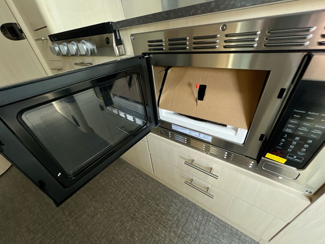 2026 Airstream 30FBBQ Base