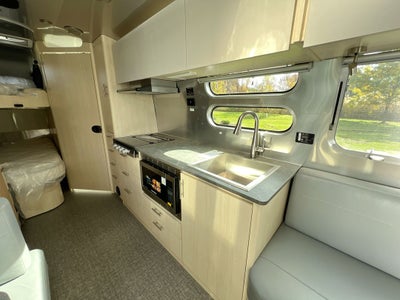 2026 Airstream 30FBBQ Base