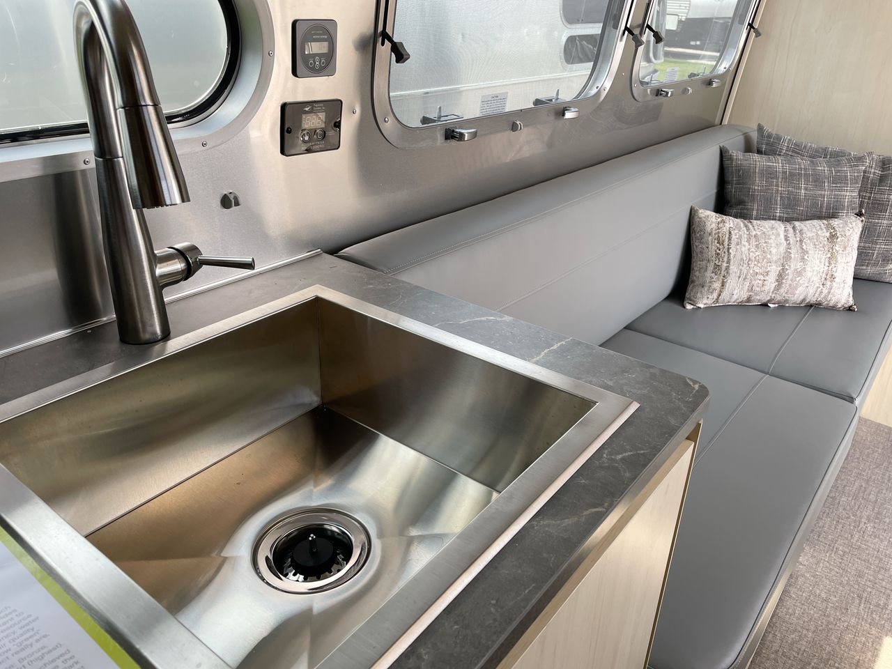 2025 Airstream 30FBBQ Base