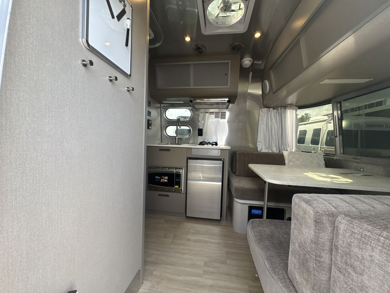 2025 Airstream 16RB Base
