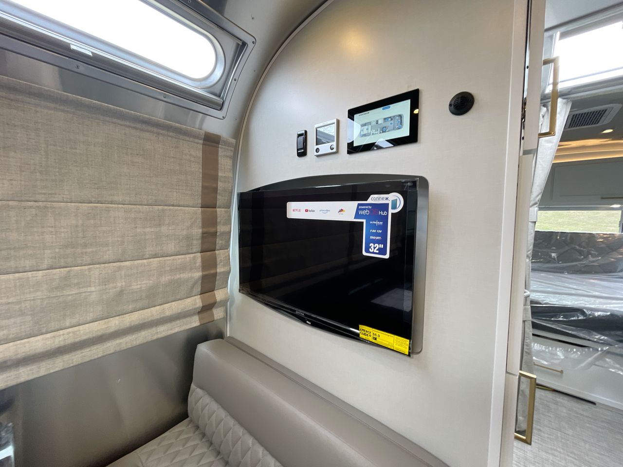 2026 Airstream 28RBQ Base