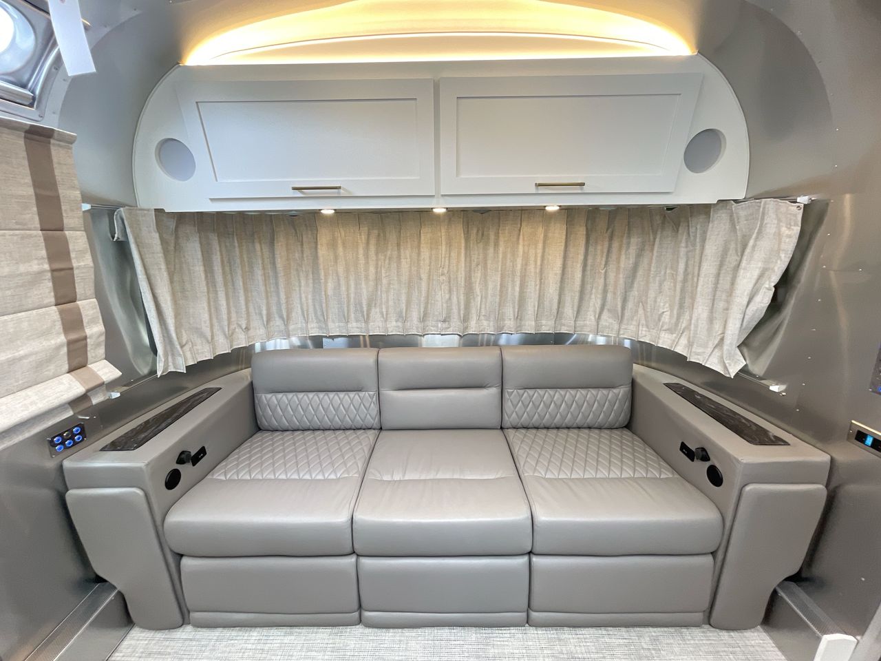 2026 Airstream 28RBQ Base