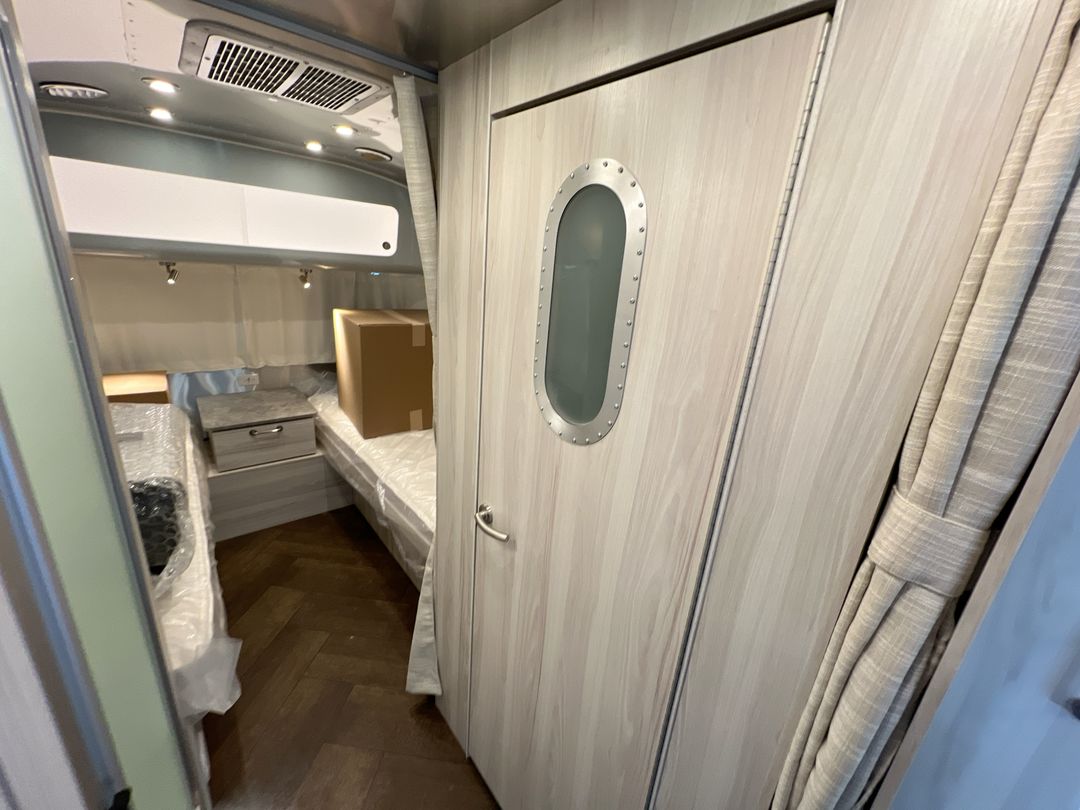 2025 Airstream 25FBT Base