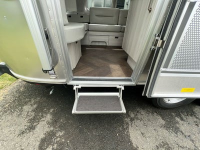 2025 Airstream 25FBT Base