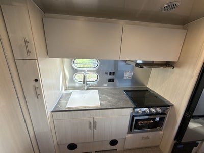 2026 Airstream 23FBT Base